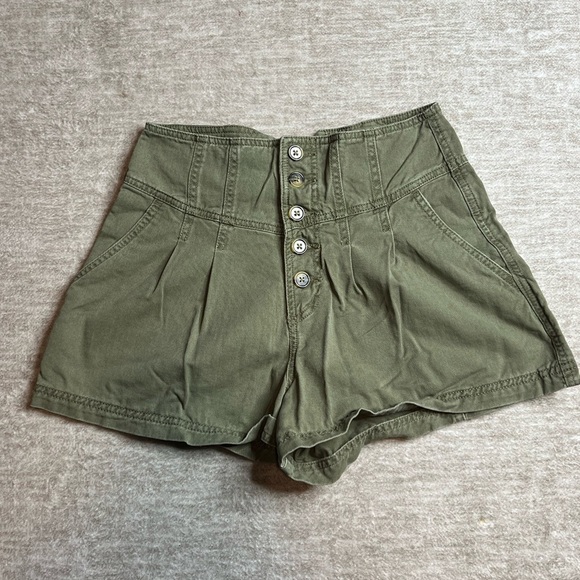 Forever 21 Shorts Women’s Medium Army Green Cargo Pockets Button Fly - Picture 2 of 7